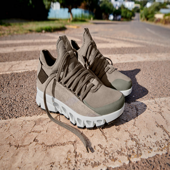 ECCO MULTI-VENT Men's Outdoor Shoe